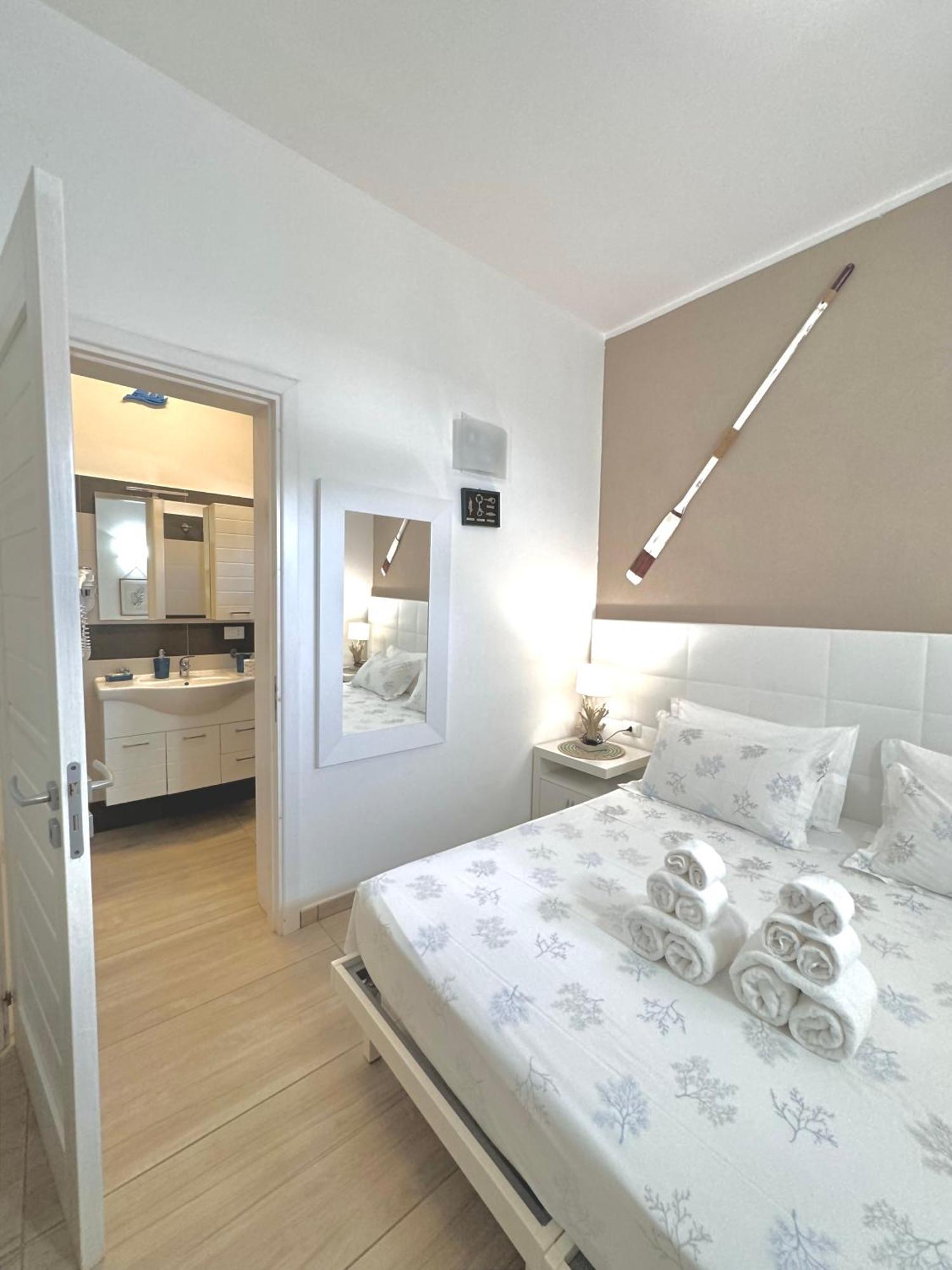 Aquarama Rooms & Apartments Torre Squillace Luaran gambar