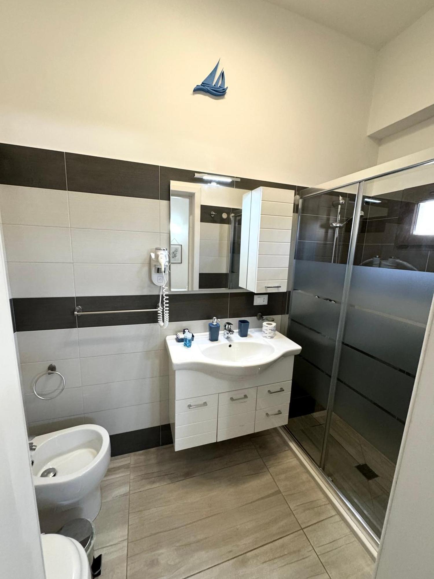 Aquarama Rooms & Apartments Torre Squillace Luaran gambar